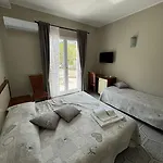 利昂德奥罗酒店 3* 科莱奥内